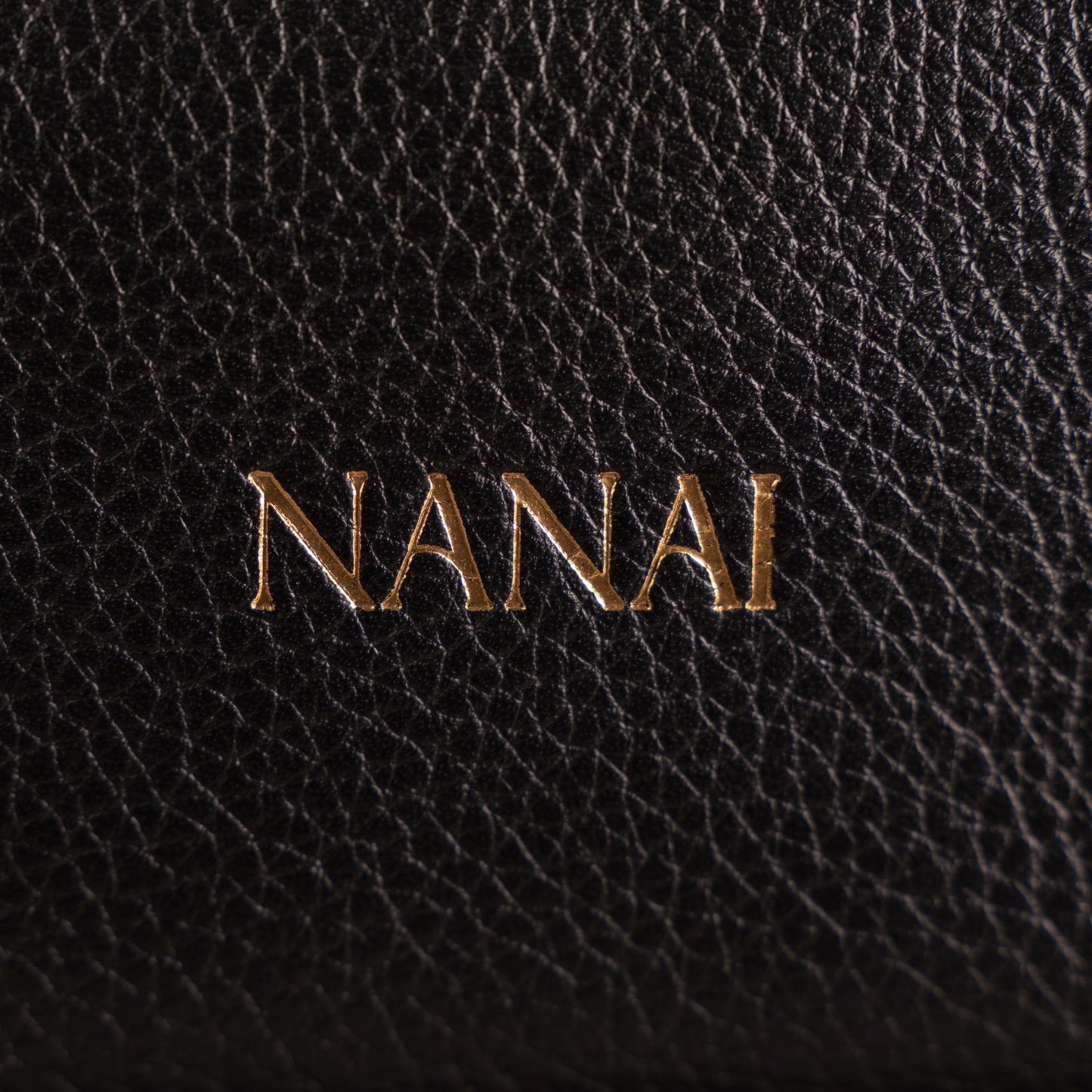 Black leather handbag handcrafted in Ubrique – NANAI Duna