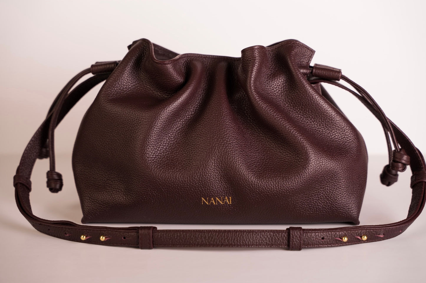 Burgundy leather handbag handcrafted in Ubrique – NANAI Duna