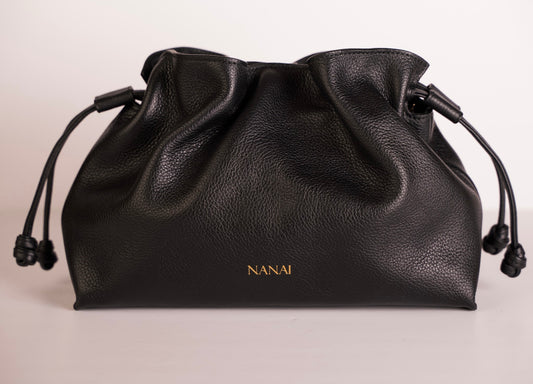 Black leather handbag handcrafted in Ubrique – NANAI Duna